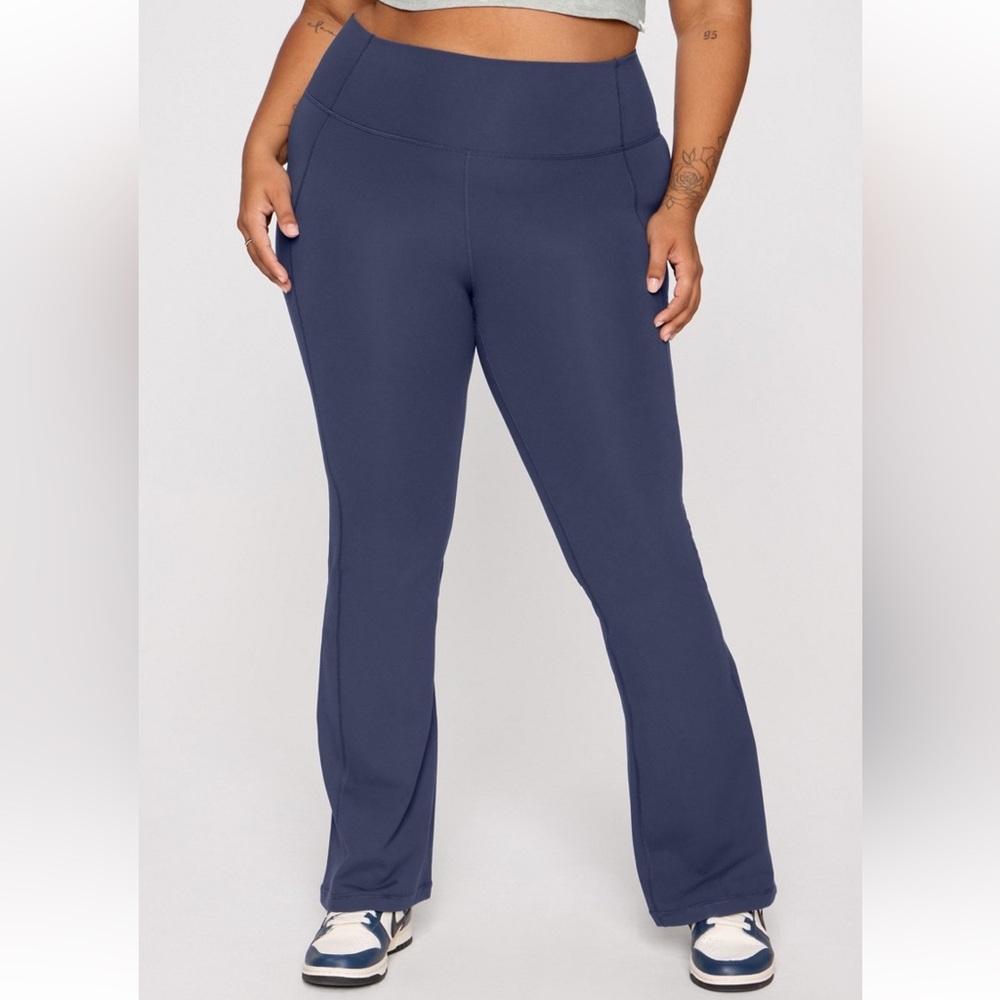 YITTY PureLuxe Everyday Kick Flare in Wild Nights, Size XL - Picture 2 of 7